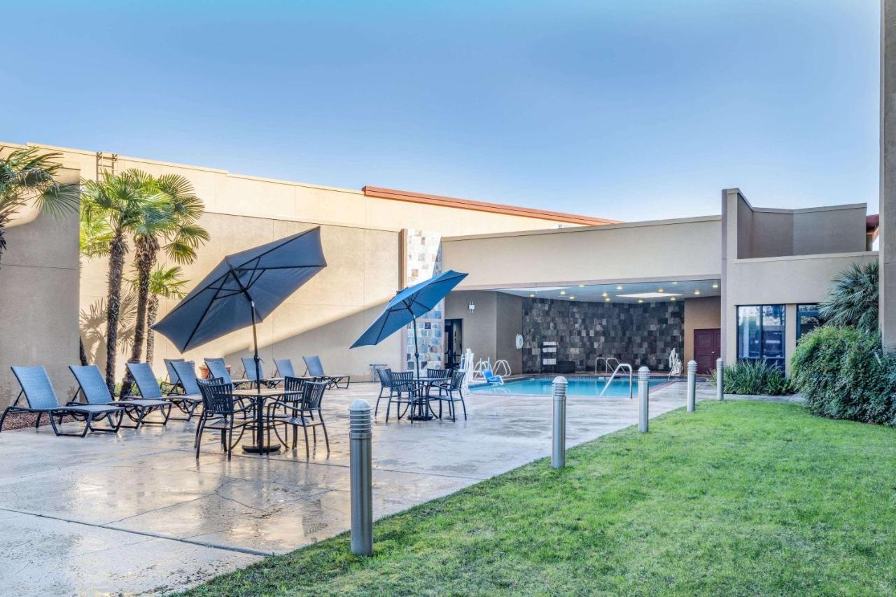 Hotel Wyndham Sacramento Carmichael Esterno foto