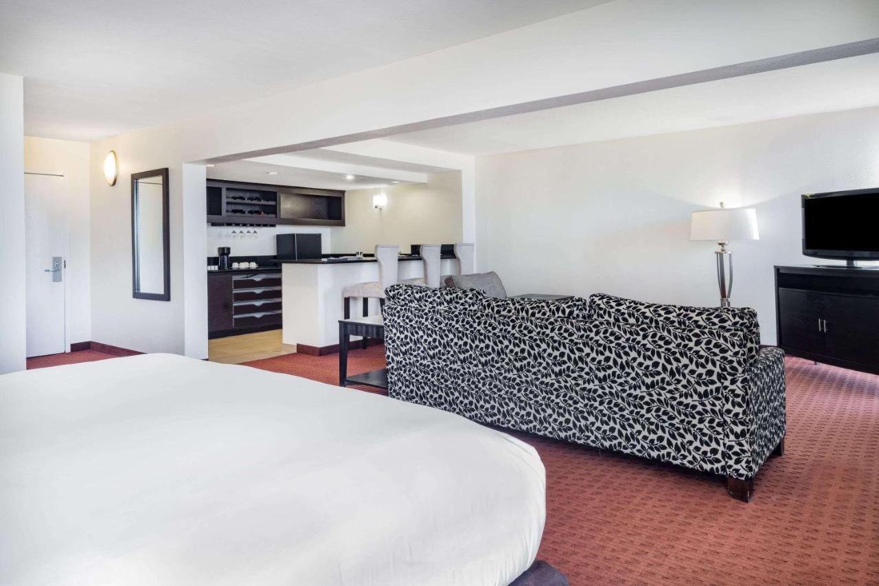 Hotel Wyndham Sacramento Carmichael Esterno foto
